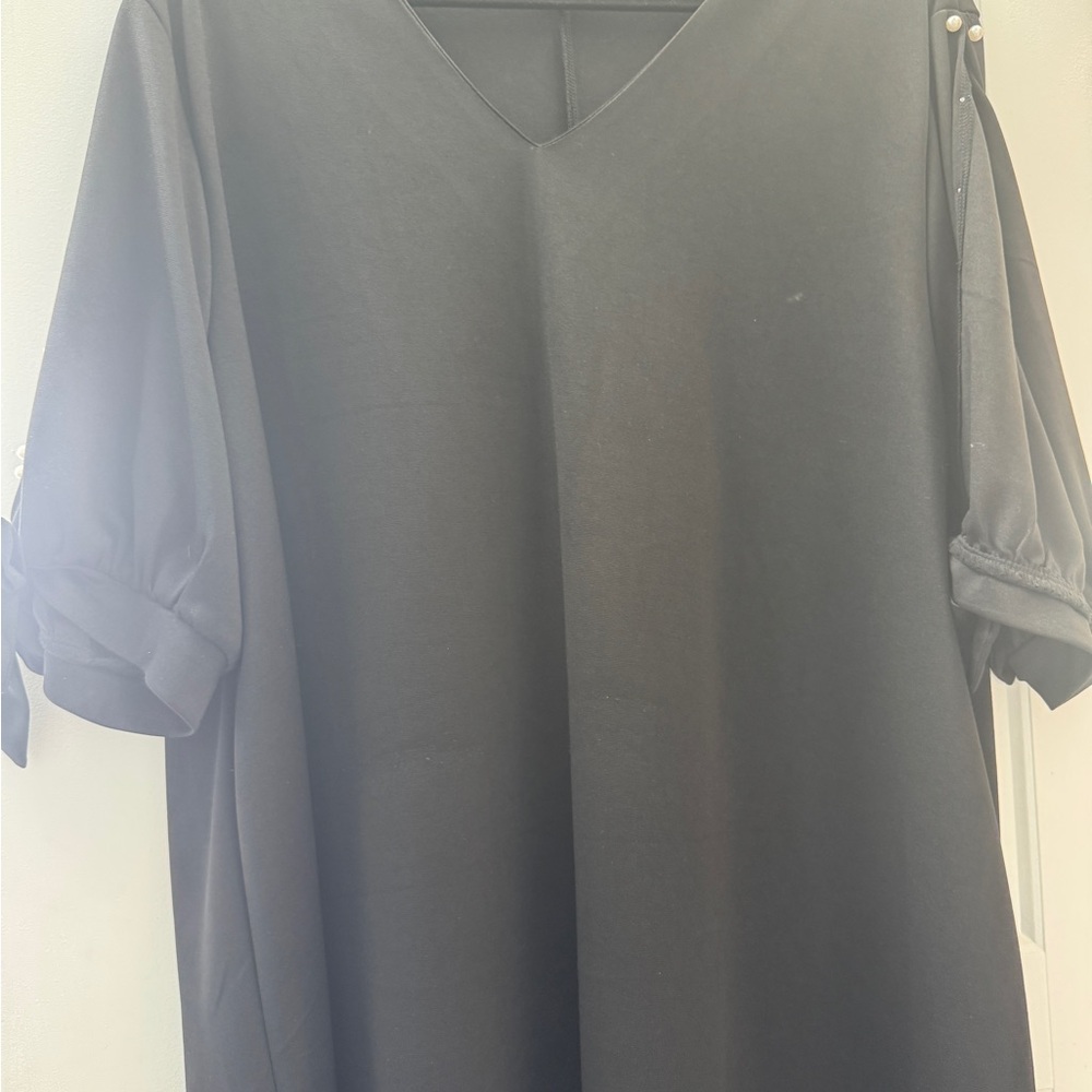 Black dress beautiful pearls on sleeves